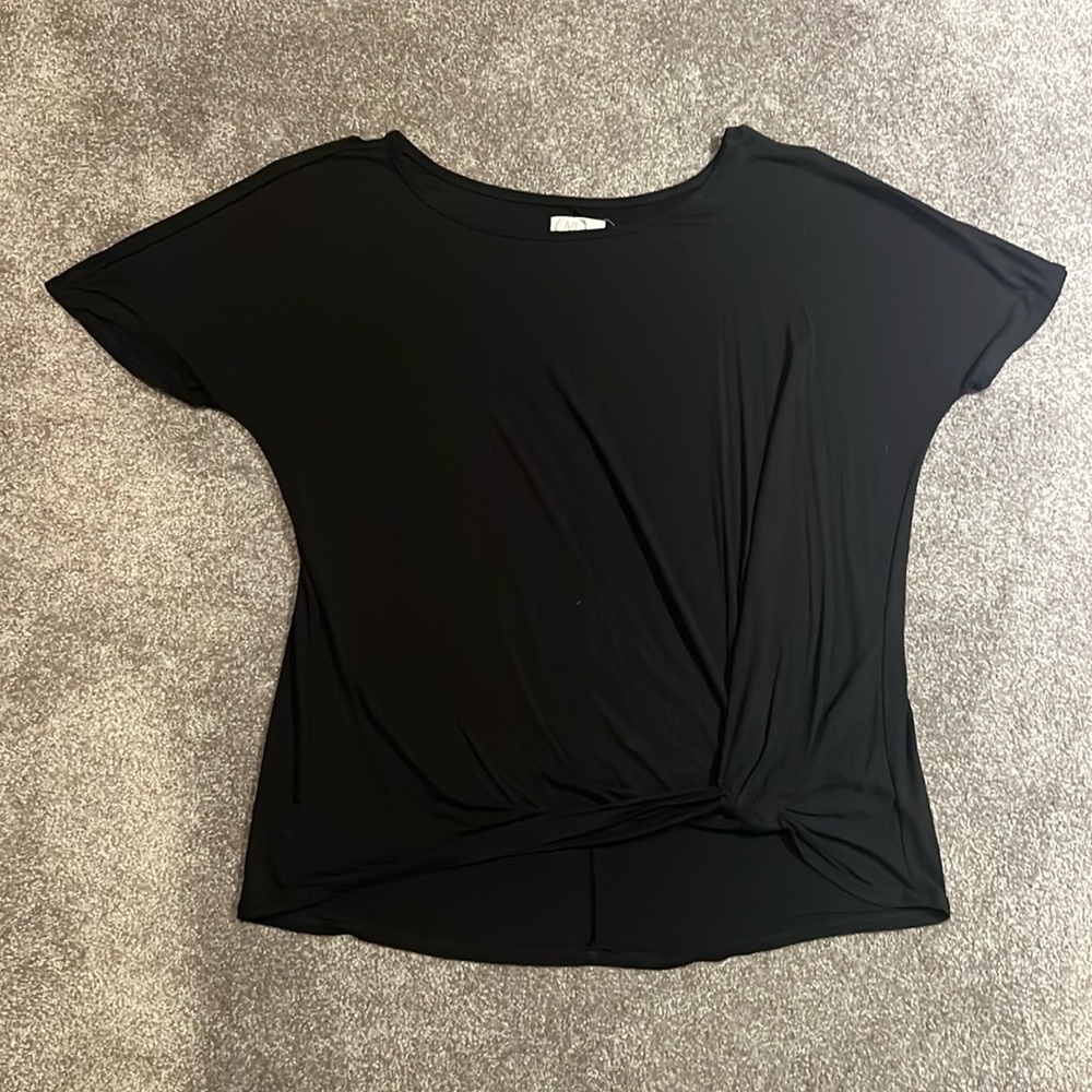 Maurice’s Black T shirt, sz L